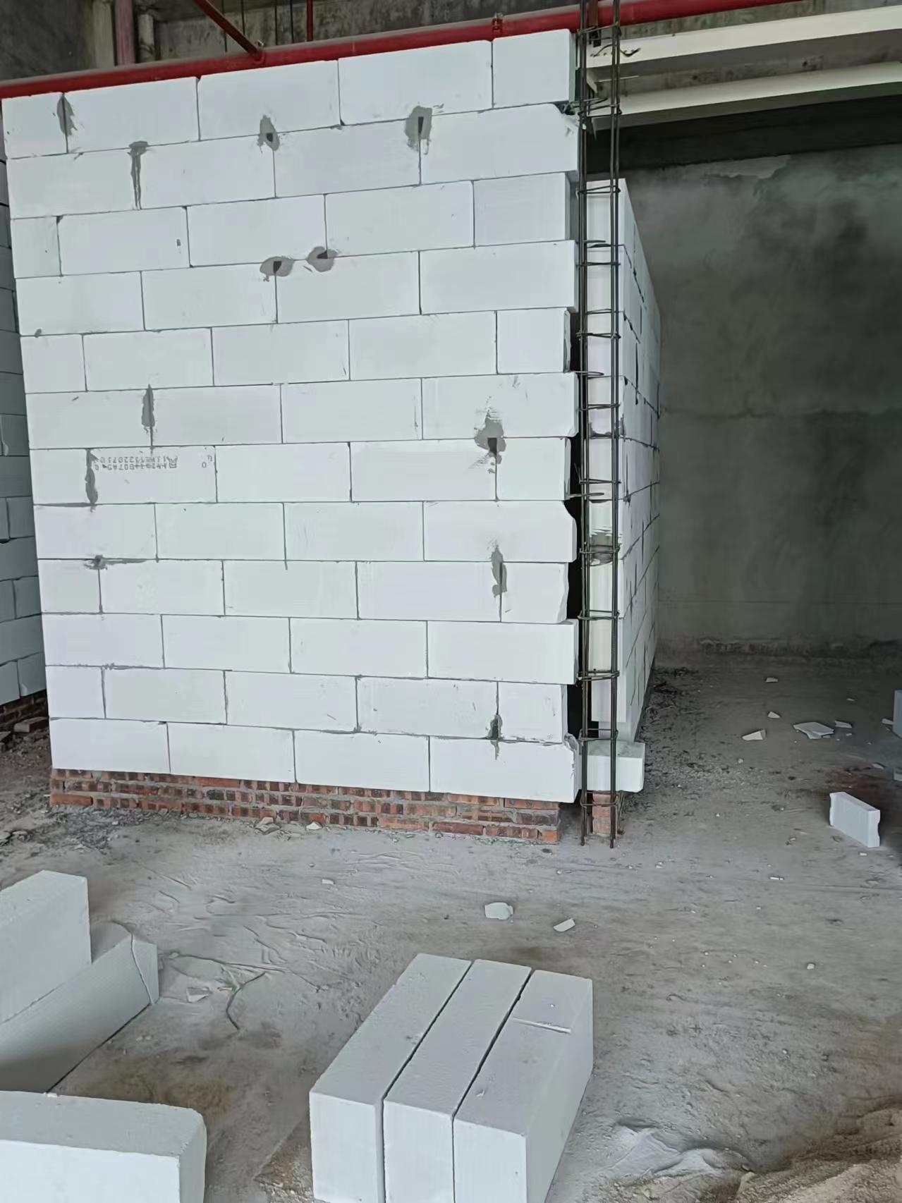 加气块隔墙施工场景